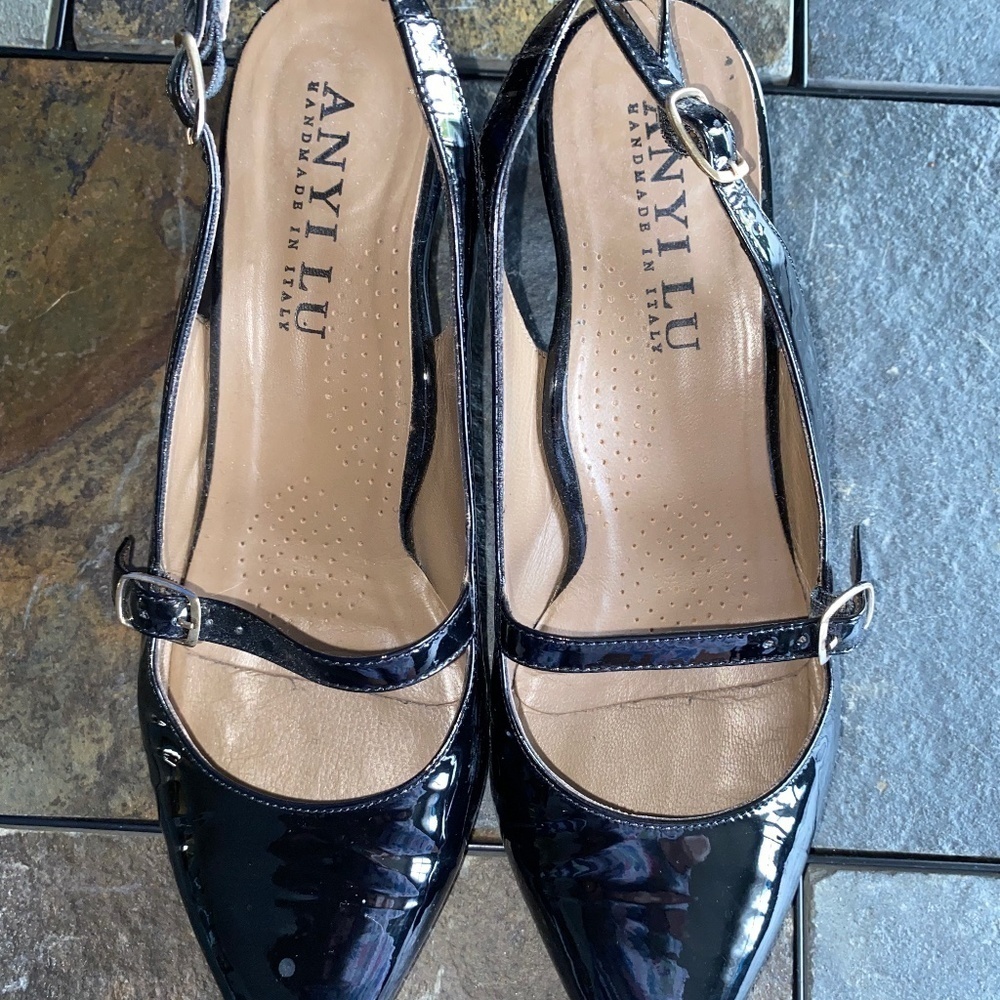 Anyi Lu size 6 black sandals